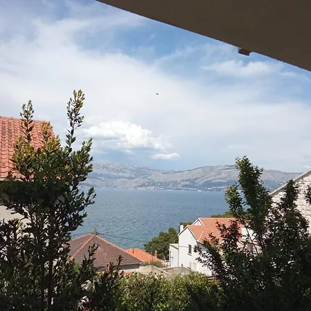 Juricko Appartamento Postira